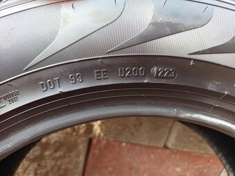 Pneu Pirelli 215/65 R17 99V - 9