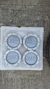 AUDI kola 8Jx18H2R18 + 235/40 R18 zimní - 9