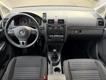 VW Touran II, rok 2015, benzín, 142.855 km, nová STK - 9