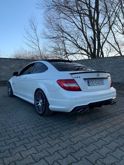 MERCEDES BENZ C63 AMG 2011 6.2 V8 358KW COUPE/PANO/KEYLESS - 9