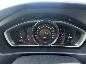 Volvo V40 D2 2.0, 2017, full LED, navi,ZÁRUKA - 9