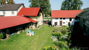 Plužná, prodej usedlosti 155 m2 s pozemky 3.329 m2 a velkými - 9