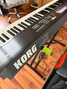 Korg TR76 - 9