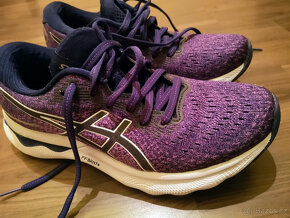 DÁMSKÉ BĚŽECKÉ BOTY Asics Gel-Nimbus 24 - vel.36 - 9