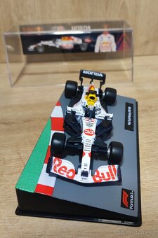 Max Verstappen - Redbull Racing - Turecko Honda white libery - 9