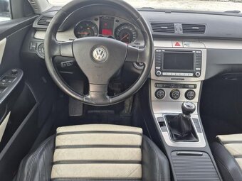 Prodám Volkswagen Passat B6 2.0tdi 125kW - TAŽNÉ ZAŘÍZENÍ - 9