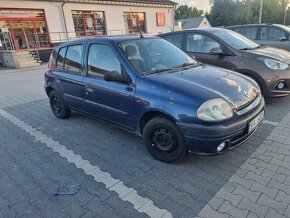 Renault clio 1.2 rok 2000 platná stk kosmetické vady - 9