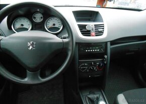 Peugeot 207 1,4 SW 16V VTi Trendy benzín manuál - 9