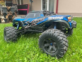 Traxxas X-Maxx 6S + náhradní baterie - 9