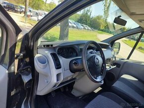 Opel Vivaro 1.9 DCi klima tažné 3místa - 9