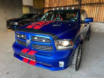 DODGE RAM 5.7 HEMI   4X4 model roku 2015 - 9