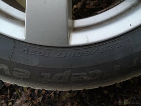 Zimní 225/60 R17 103W včetně litých kol - 9