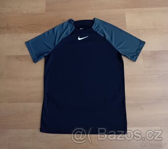 Nike pánské sportovní tričko vel. L - 9