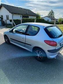 PEUGEOT 206 1,4 benzin - 9