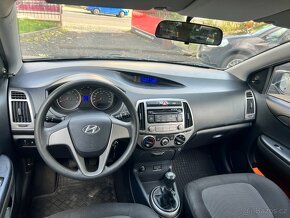 Hyundai i20, 1,2i,63 Kw, nové v ČR,pěkný stav, r.v. 10/2014 - 9