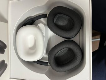 Apple AirPods Max - Vesmírně Šedá - 9