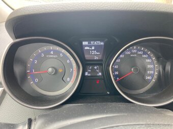 Hyundai i30 combi, 1,6 88kw, r.v. 2015, naj 92 tis - 9