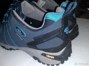 Nové celoroční boty Vibram Comfortex Brütting trekové - 9