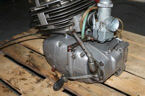 Motor ČZ 380/514 + karburátor + zapalování - 9