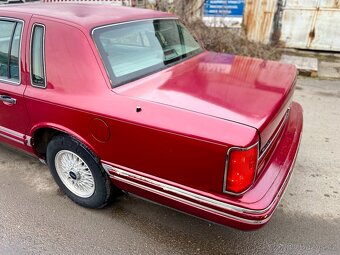 1994 Lincoln Town Car Signature Series | 97.000 mil | 4.6 V8 - 9