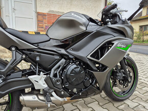 Prodám Kawasaki Ninja 650, r. v. 2024, ABS, KTRC, 2743km, ČR - 9